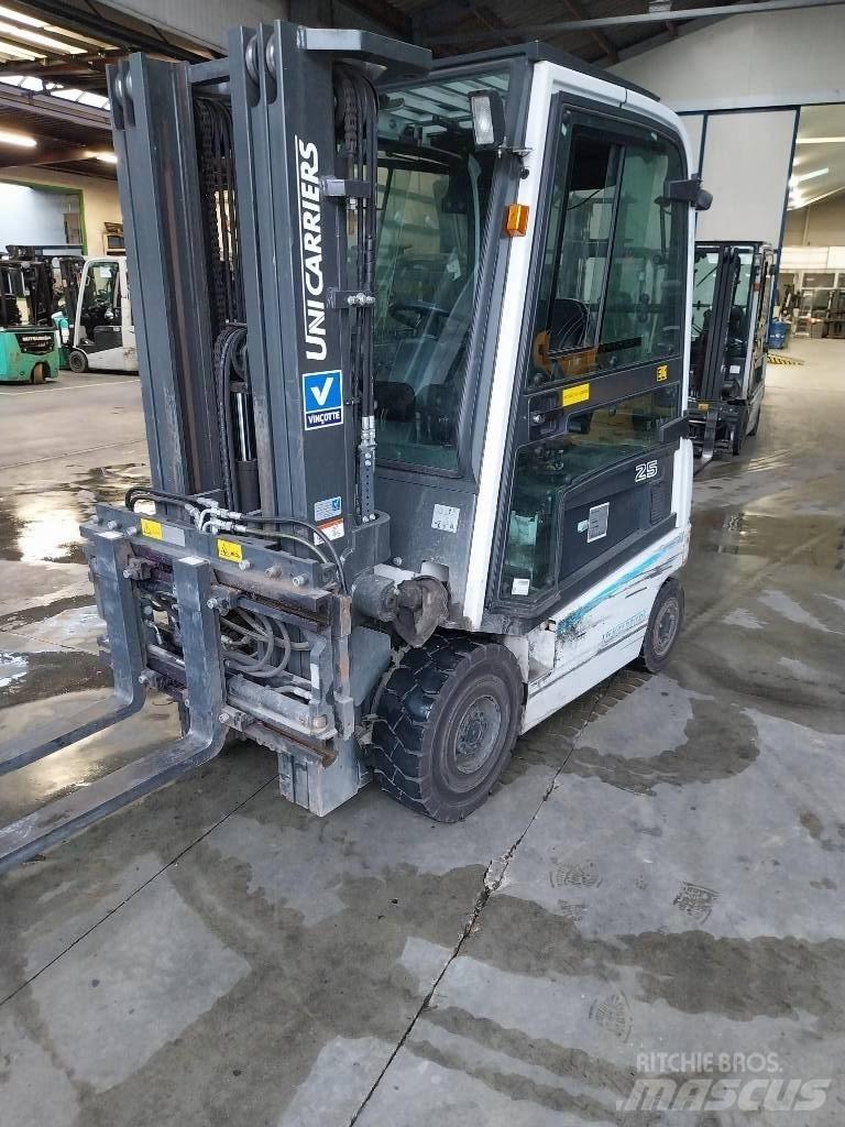 UniCarriers QX25 Elektromos targoncák