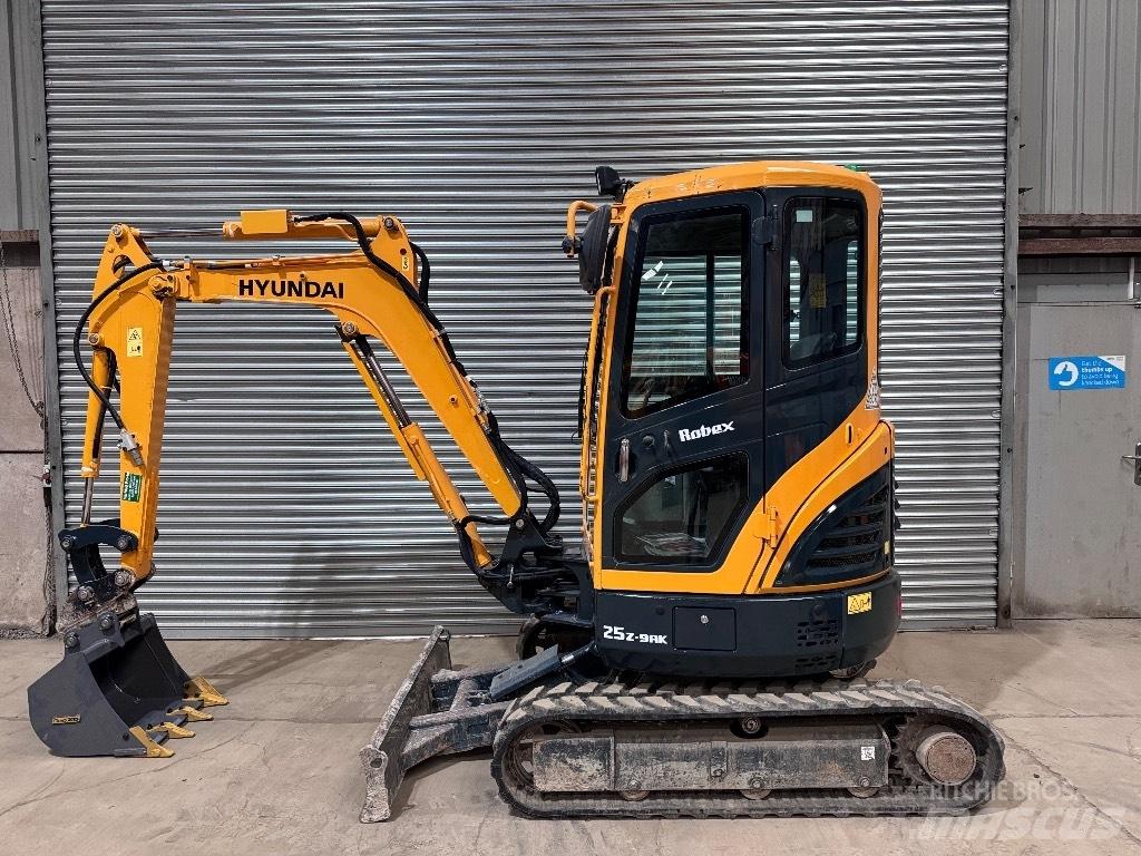 Hyundai R25Z-9 AK Mini kotrók < 7t