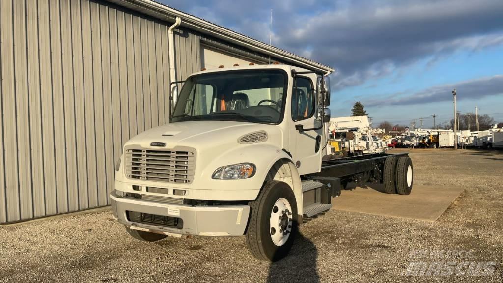 Freightliner M2 Fülkés alváz