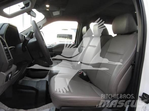 Ford F350 Platós / Ponyvás teherautók