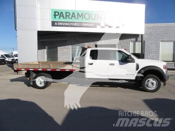Ford F550 Platós / Ponyvás teherautók