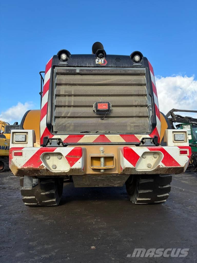 CAT 966 Gumikerekes homlokrakodók