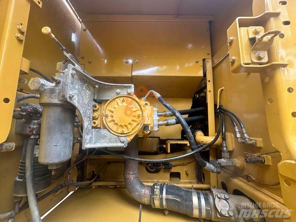 CAT 330 Lánctalpas kotrók