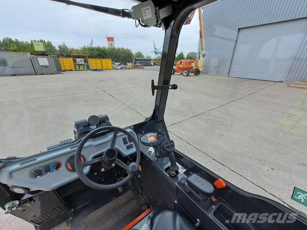 Bobcat L28 Gumikerekes homlokrakodók