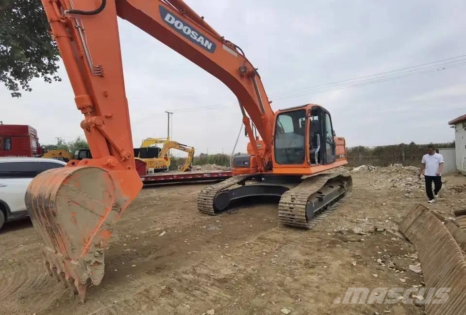Doosan DX300LC Lánctalpas kotrók