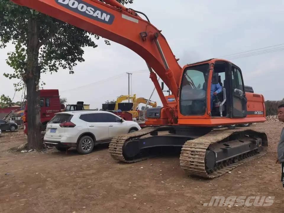 Doosan DX300LC Lánctalpas kotrók