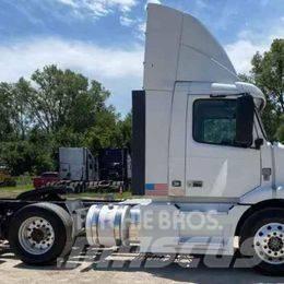 Volvo VNL 64T200 Nyergesvontatók