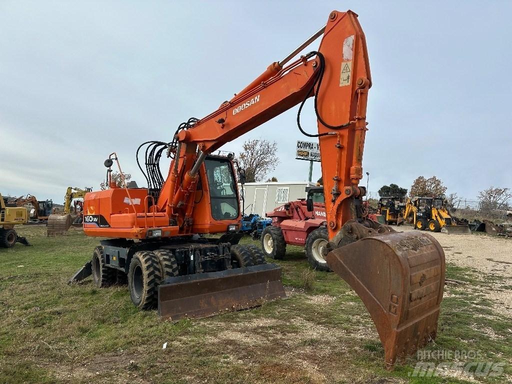 Doosan Solar 160 W V Gumikerekes kotrók