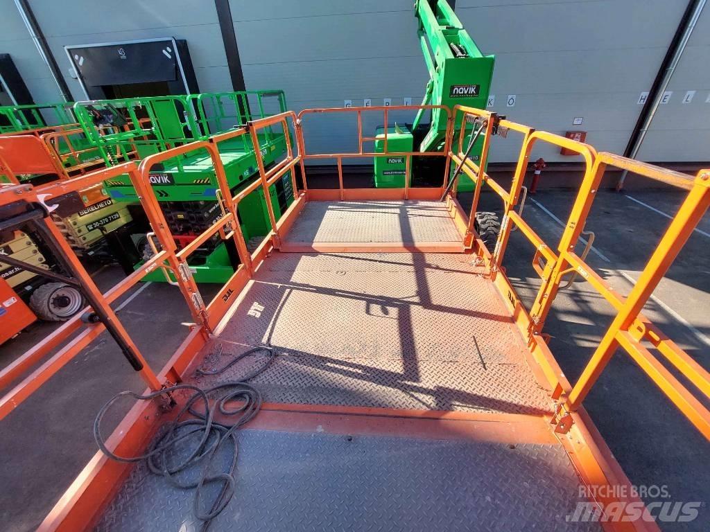 JLG 430 LRT Ollós emelők