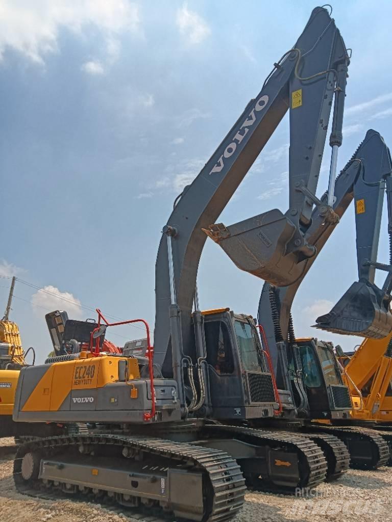 Volvo EC 240 Lánctalpas kotrók