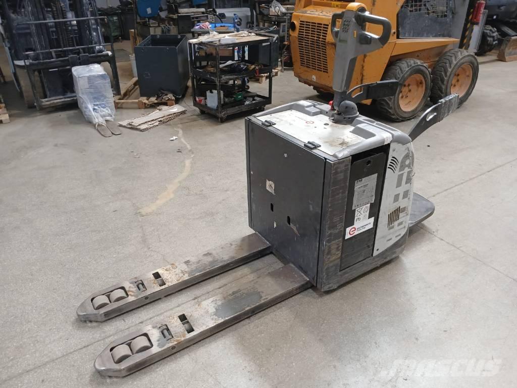 UniCarriers PLP 200 Vezetőállásos alacsony emelőkocsi