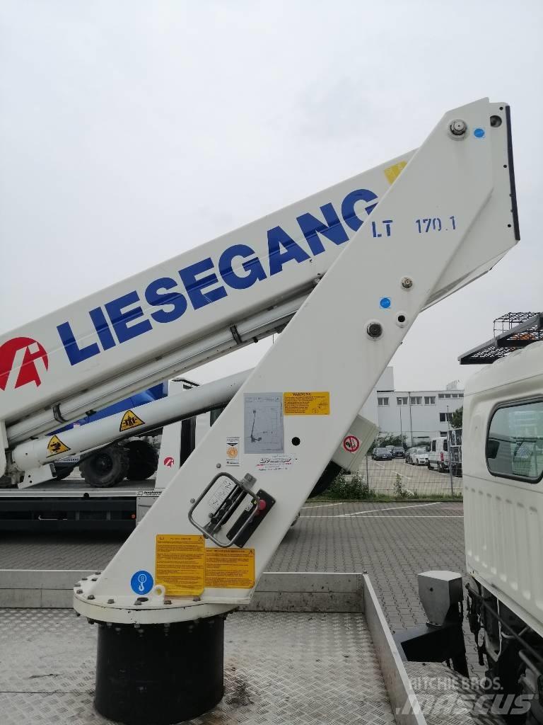 GSR E 179 T Teherautóra szerelt emelők és állványok