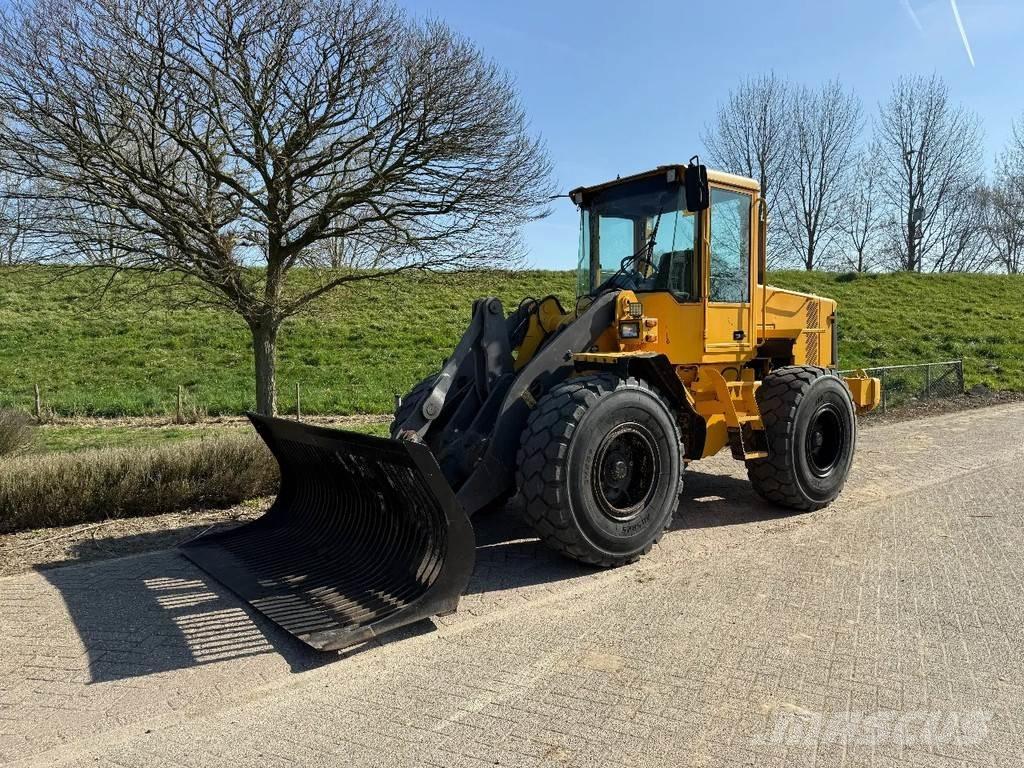 Volvo L70D Gumikerekes homlokrakodók