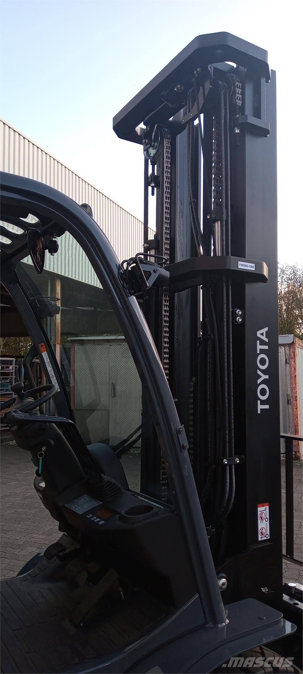 Toyota 02-8FGJF35 Gázüzemű targoncák