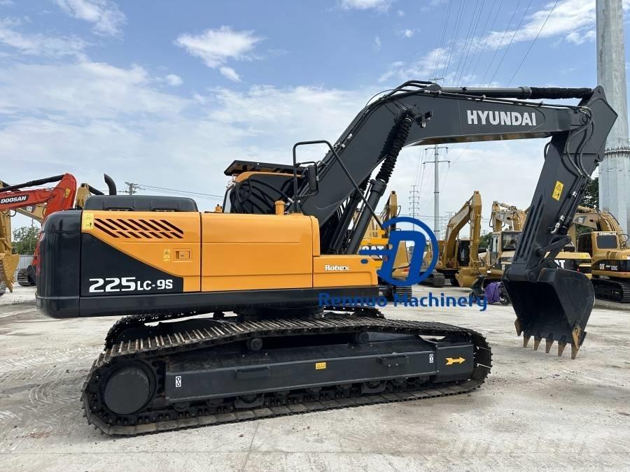 Hyundai 225LC-9S Lánctalpas kotrók