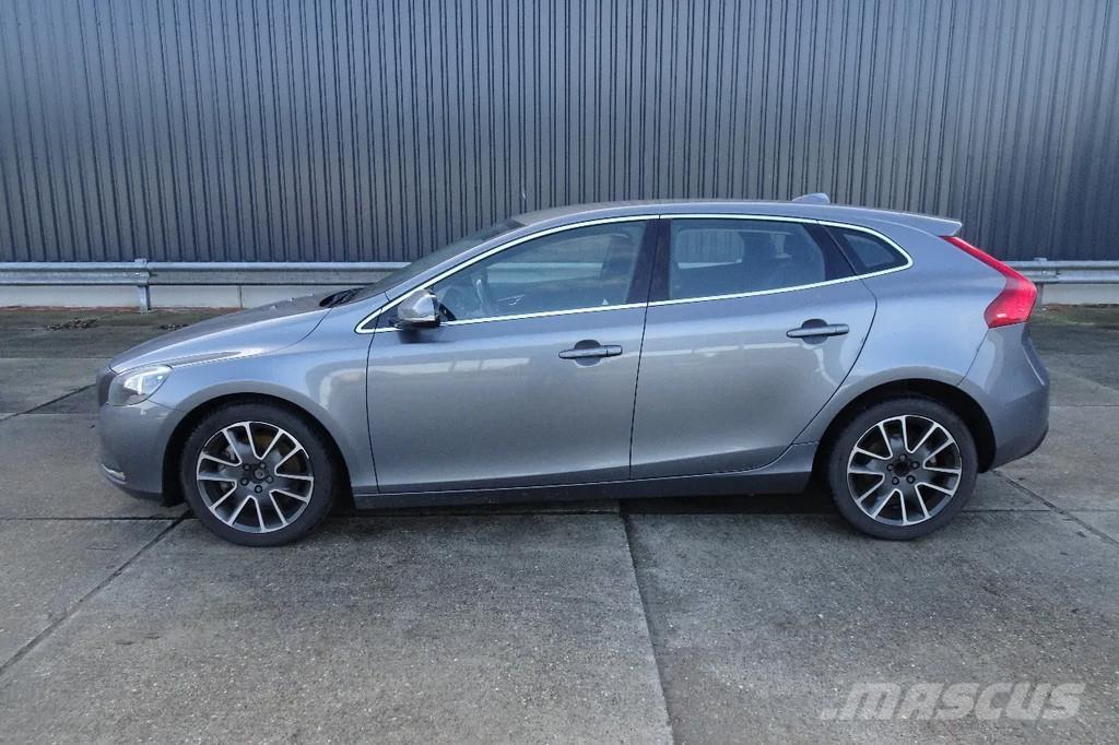 Volvo V40 . Kistehergépjárművek