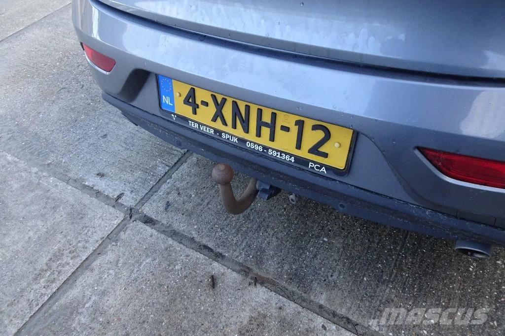 Volvo V40 . Kistehergépjárművek