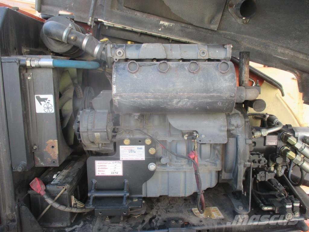 JLG 600 AJ Karos emelők