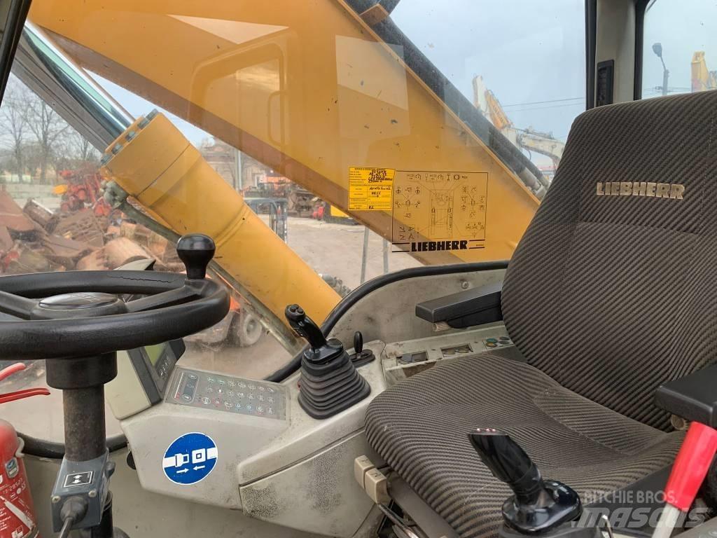 Liebherr A 904 C Gumikerekes kotrók