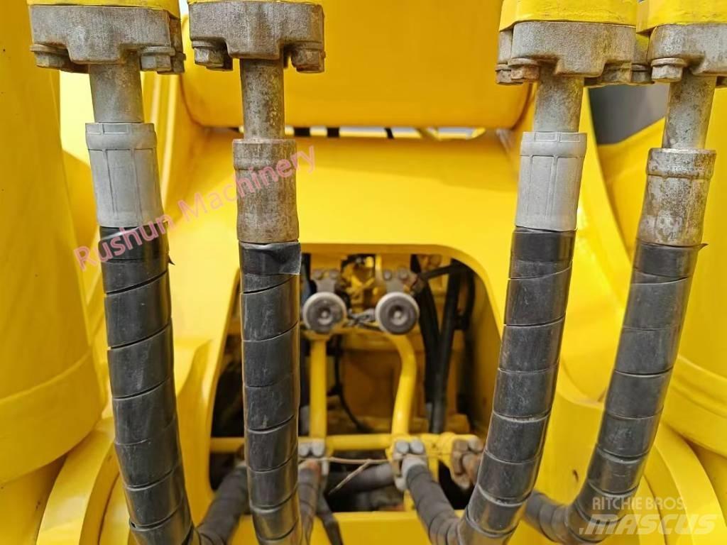 Komatsu PC 220-8 Lánctalpas kotrók