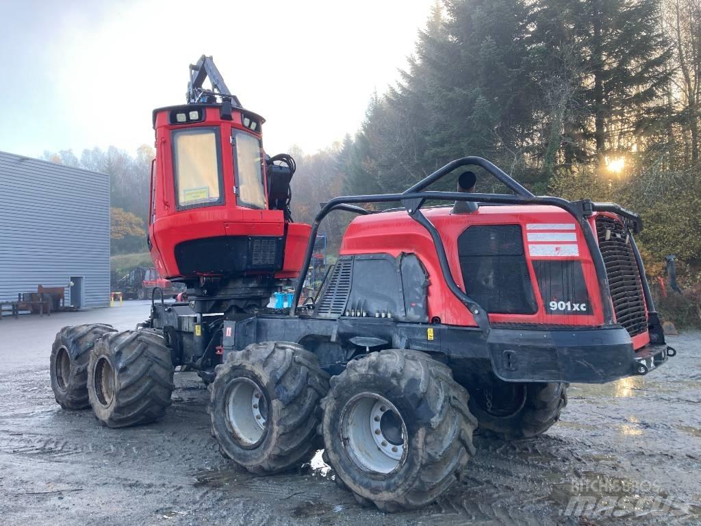Komatsu 901XC Betakarítók