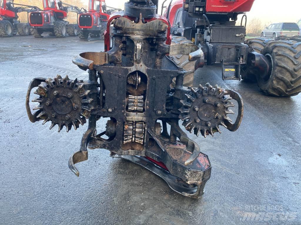 Komatsu 901XC Betakarítók