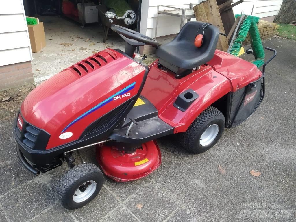 Toro zitmaaier DH140 Ráülős fűnyírók