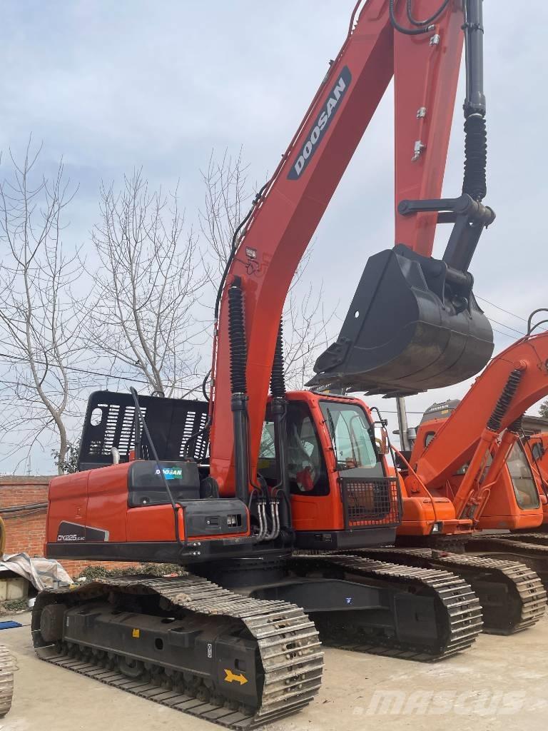 Doosan DX 225 Lánctalpas kotrók