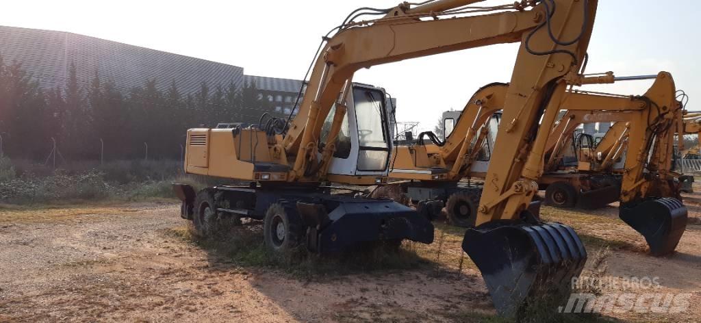 Liebherr A 902 Gumikerekes kotrók