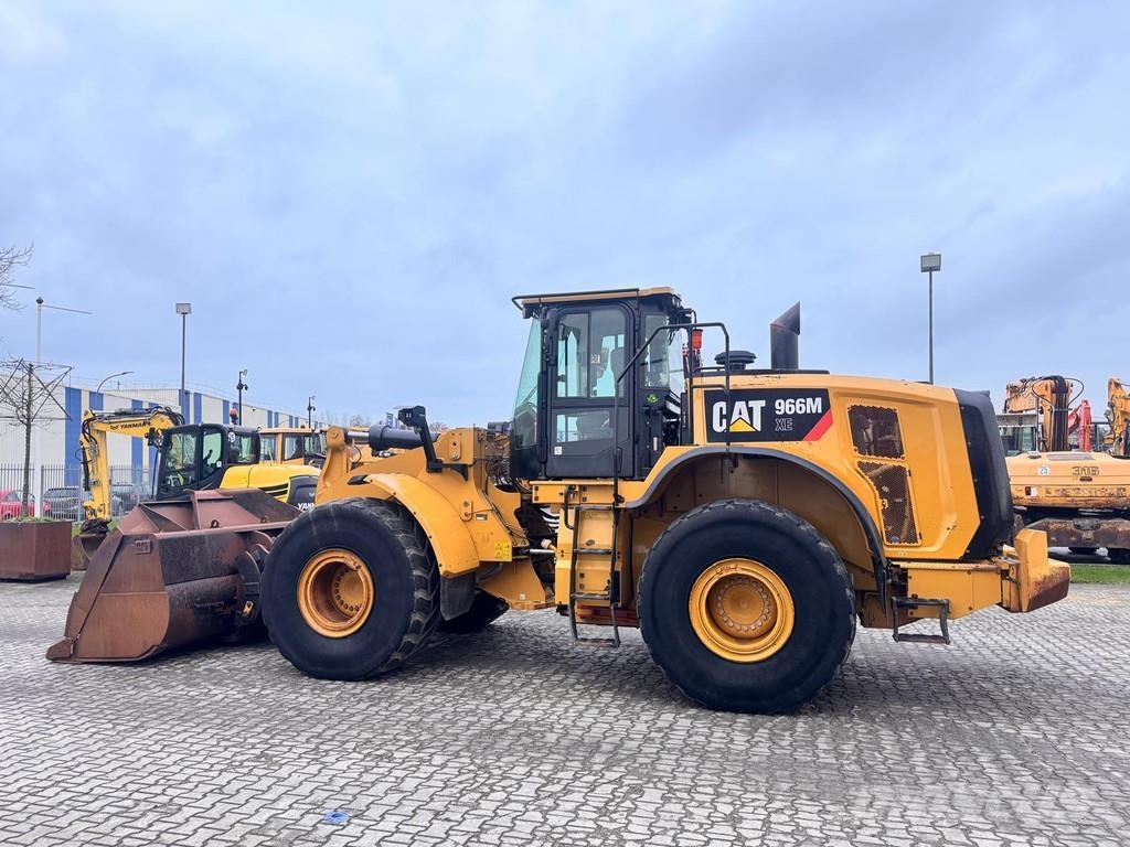 CAT 966 M NVT Gumikerekes homlokrakodók