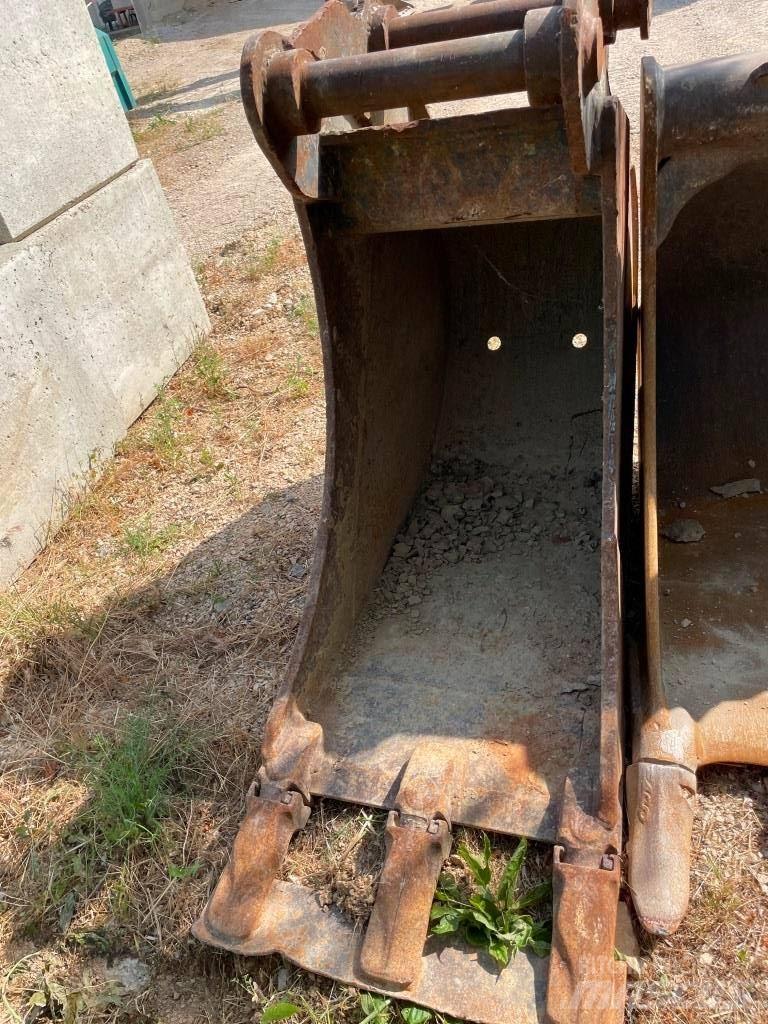 Komatsu PW148-11 Gumikerekes kotrók