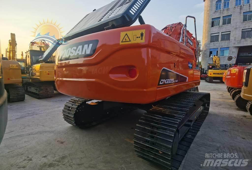 Doosan DX 225 Lánctalpas kotrók