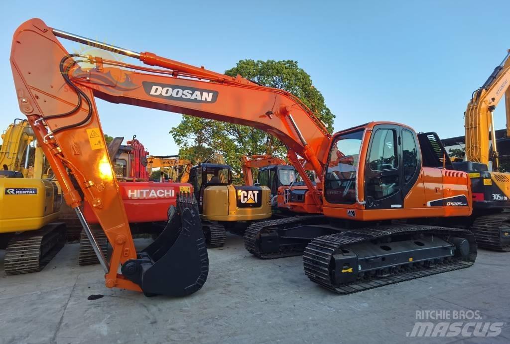 Doosan DX 225 Lánctalpas kotrók