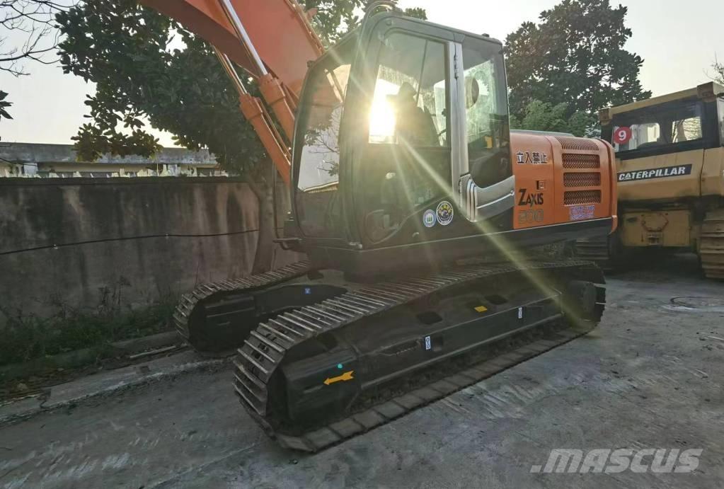 Hitachi ZX 200 Lánctalpas kotrók