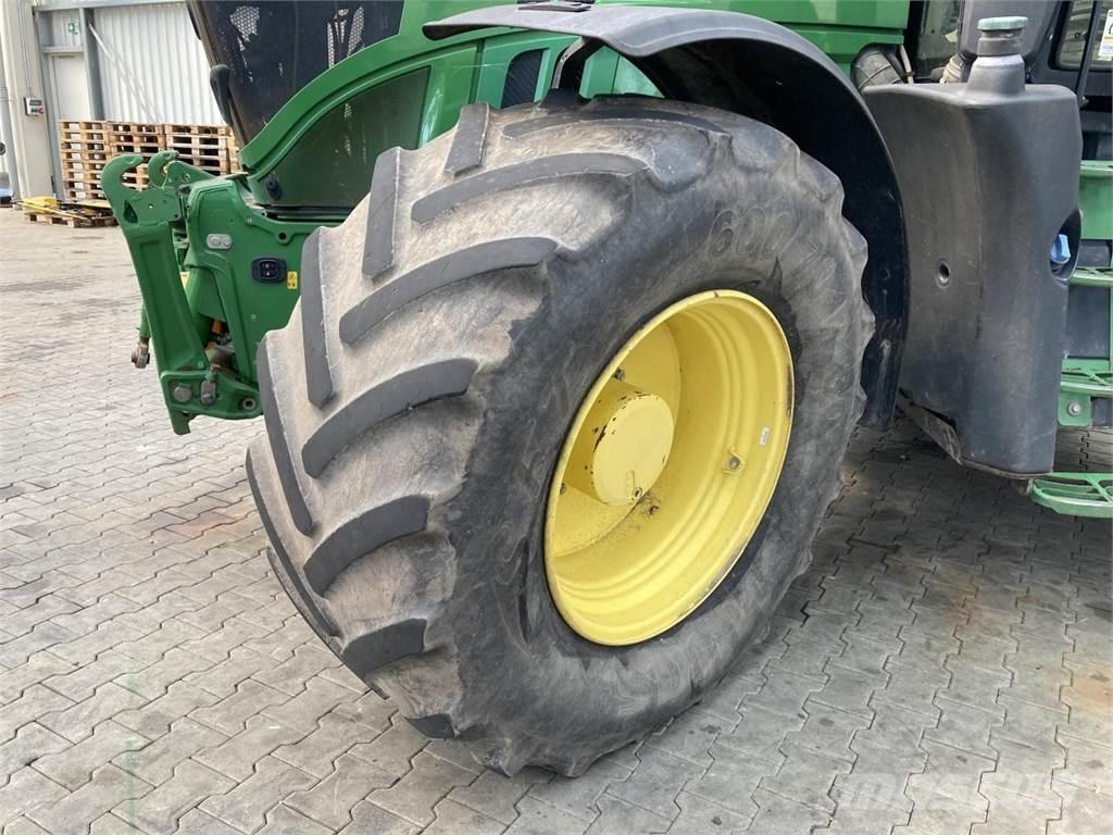 John Deere 6230R Traktorok