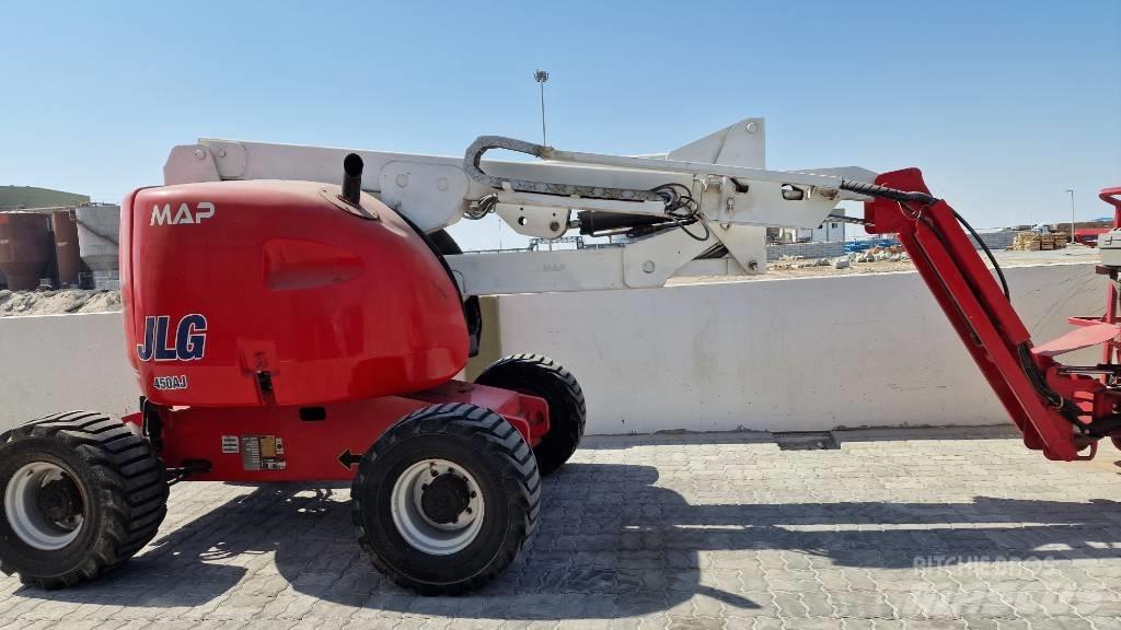 JLG 450AJ Karos emelők