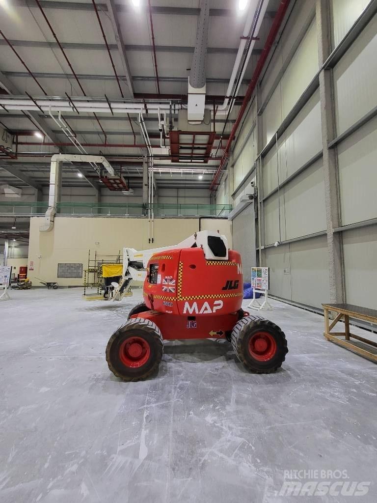 JLG 450AJ Karos emelők