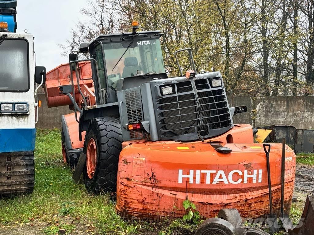 Hitachi ZW 250 Gumikerekes homlokrakodók