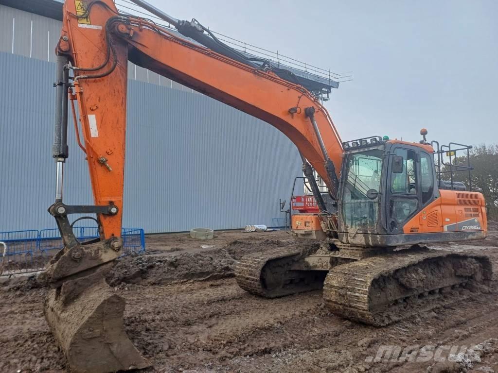 Doosan DX 225 LC-5 Lánctalpas kotrók