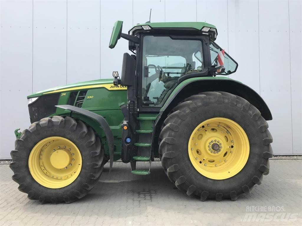 John Deere 7R 330 Traktorok