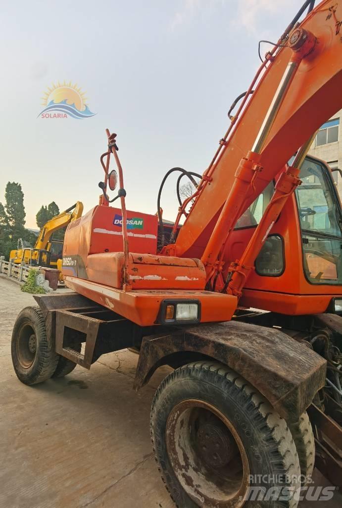 Doosan DH 150 W-7 Gumikerekes kotrók