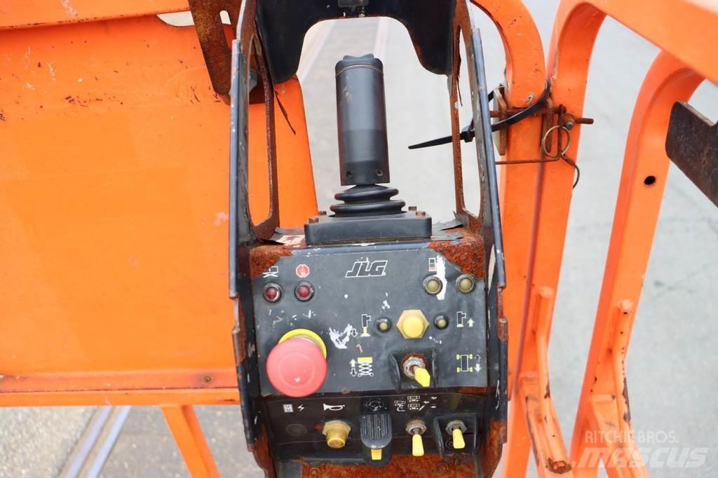 JLG 330LRT Ollós emelők