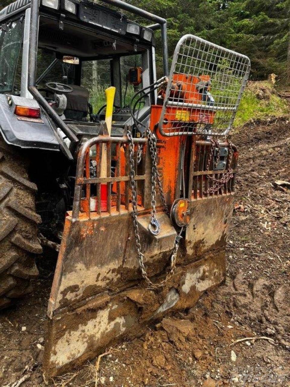 Valtra 6550 Erdészeti traktorok