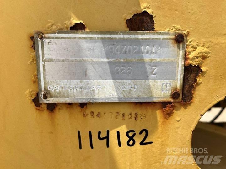 CAT 926E Gumikerekes homlokrakodók