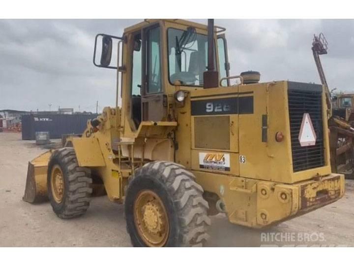 CAT 926E Gumikerekes homlokrakodók