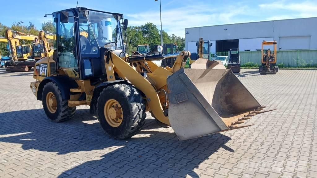 CAT 907 H 2 Gumikerekes homlokrakodók