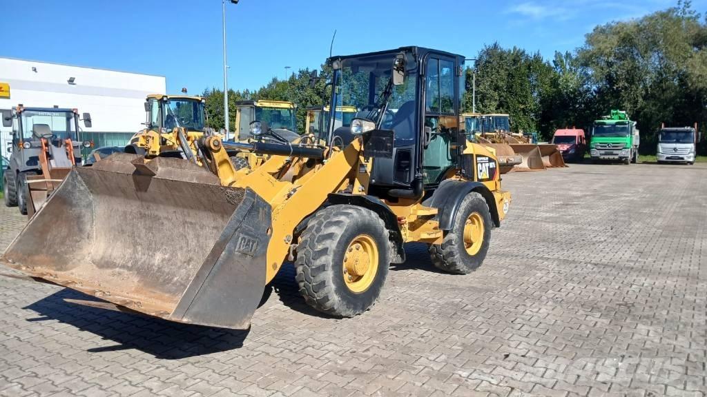 CAT 907 H 2 Gumikerekes homlokrakodók