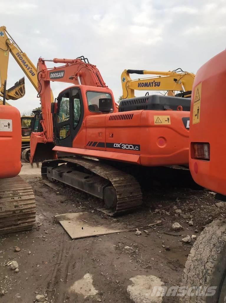 Doosan DX 300 Lánctalpas kotrók