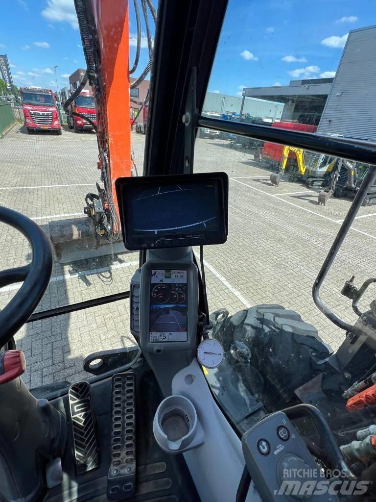 Hitachi ZX 140 W-5 Gumikerekes kotrók