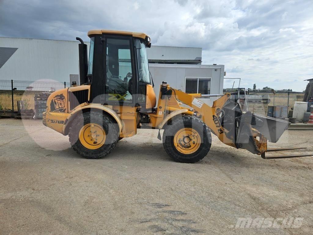 JCB 407 B Gumikerekes homlokrakodók